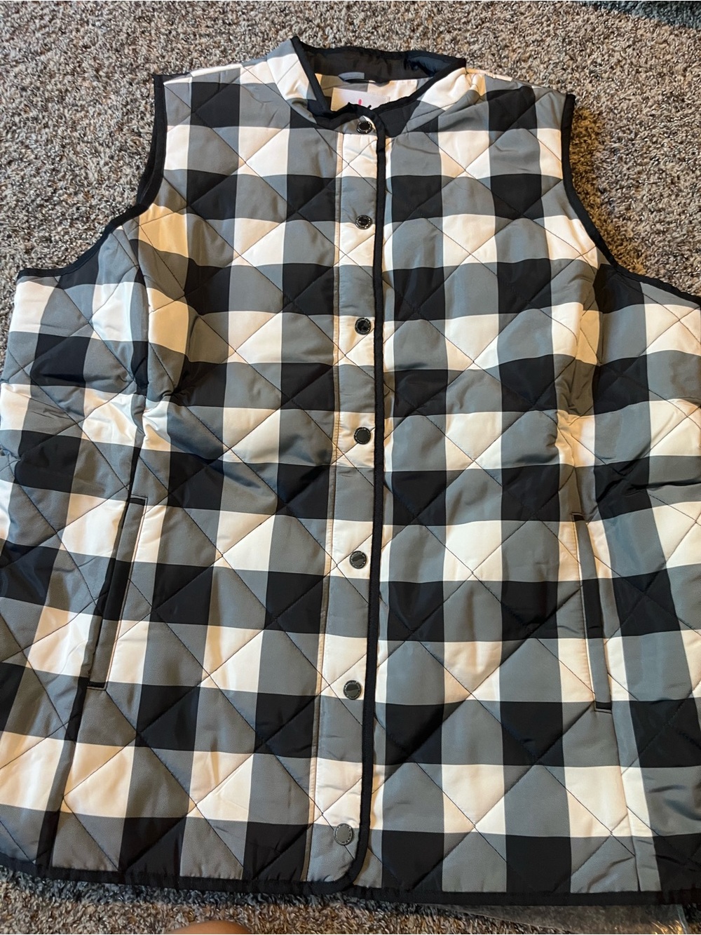 Women’s Quilted Plaid Puffer Vest - Black & White